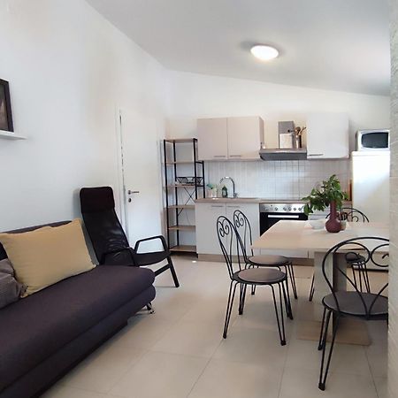 Apartments Divna Baska Voda Exterior photo