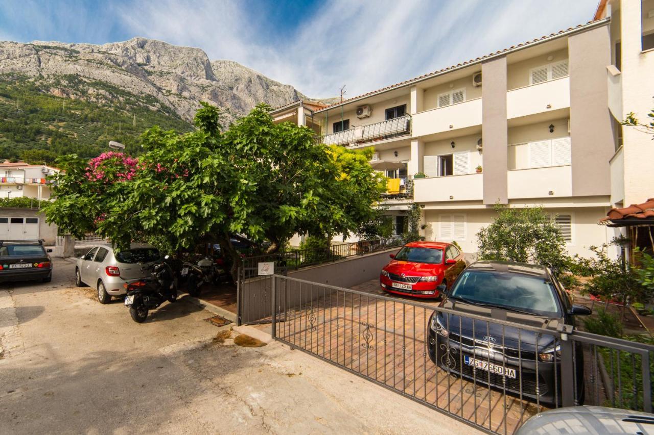 Apartments Divna Baska Voda Exterior photo