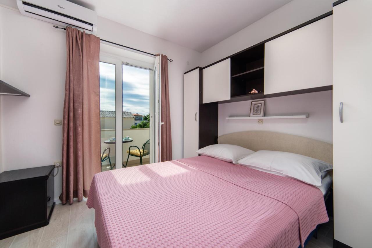 Apartments Divna Baska Voda Exterior photo