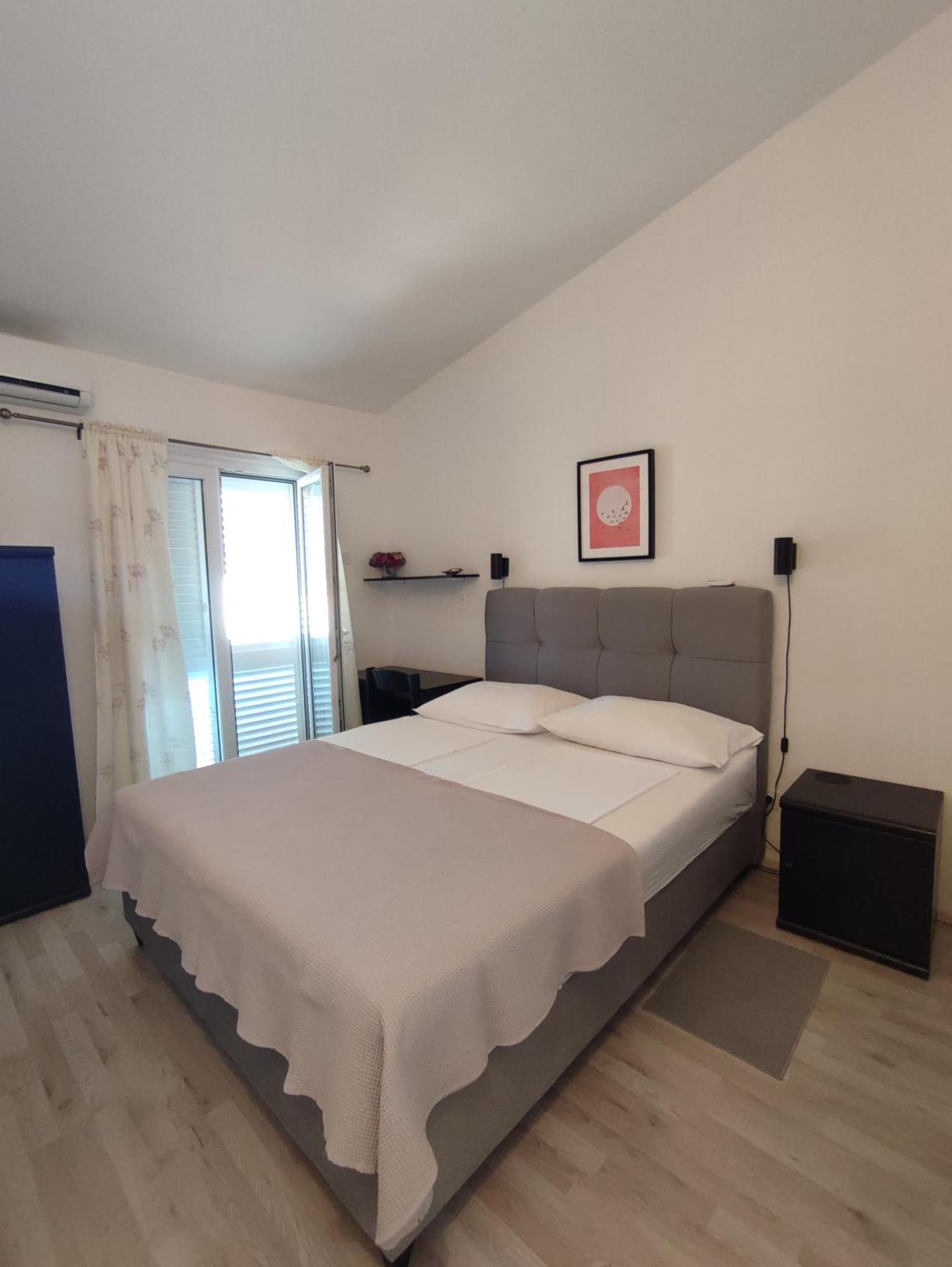 Apartments Divna Baska Voda Exterior photo