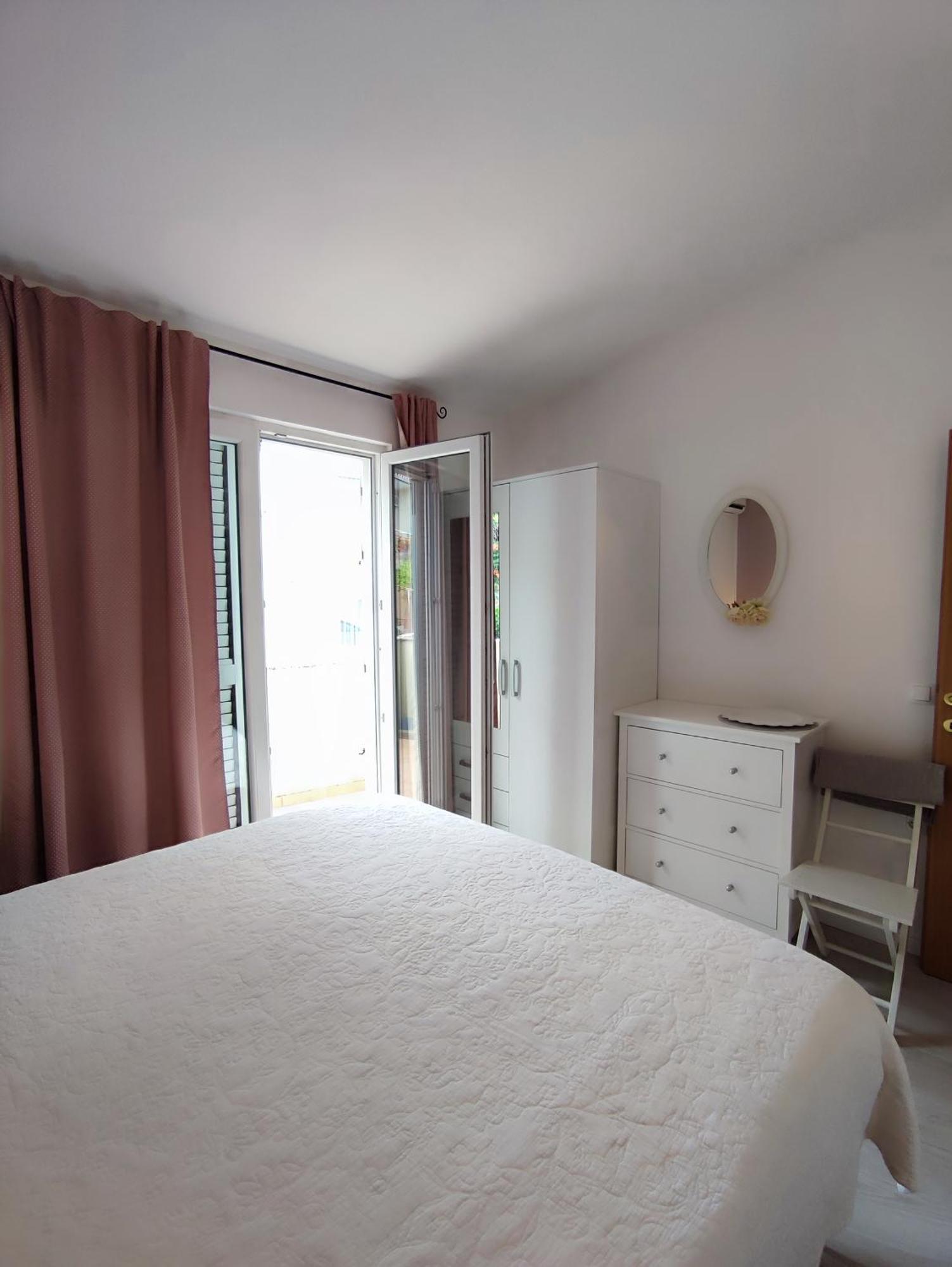 Apartments Divna Baska Voda Exterior photo