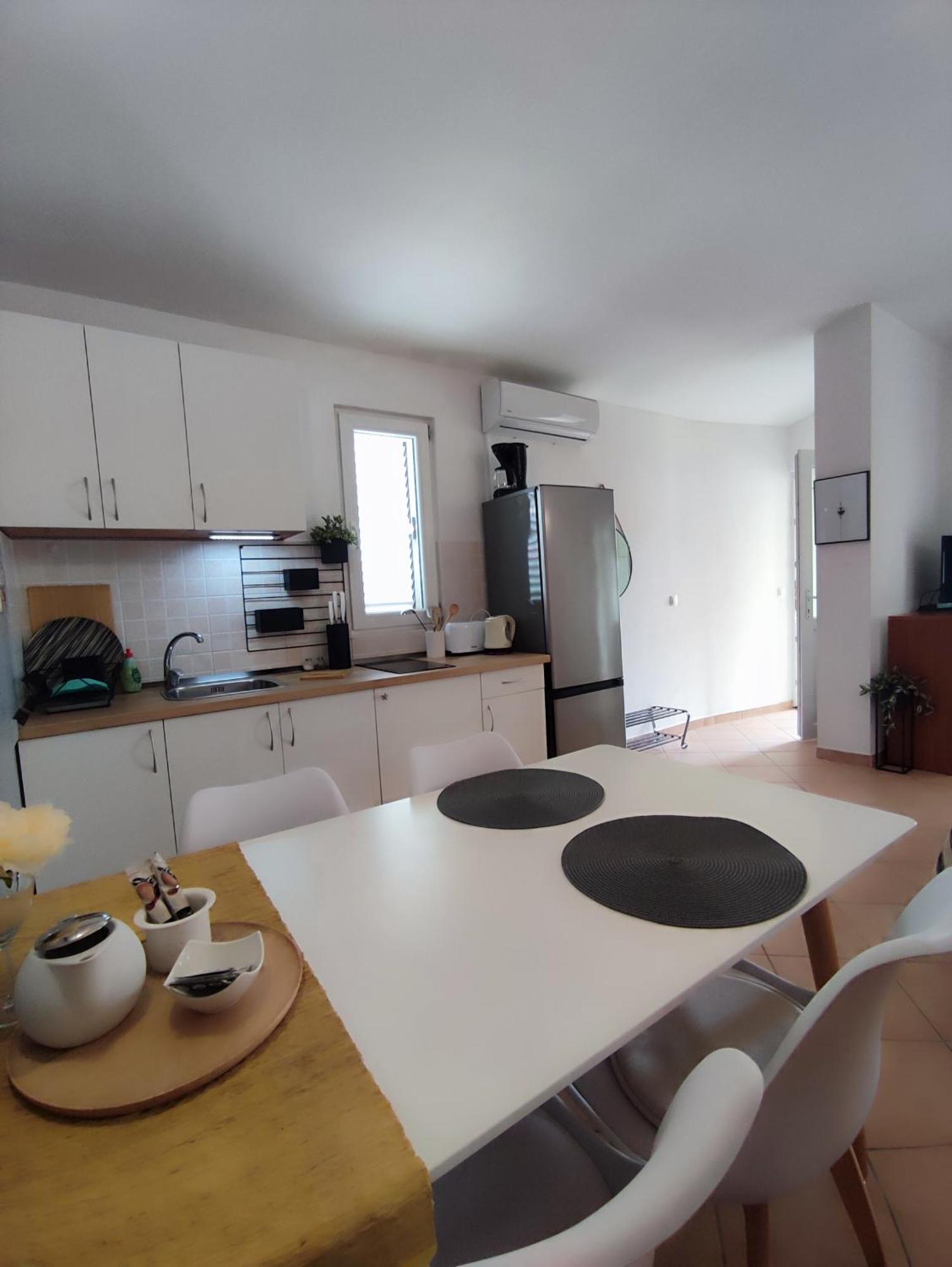Apartments Divna Baska Voda Exterior photo